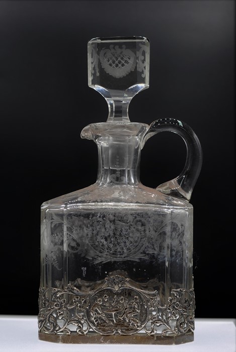 Glass Decanter with Dutch English Import silver base 1927. 8 1/4 inches high including stopper