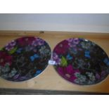 2 DECORATIVE PLATES WITH BUTTERFLIES