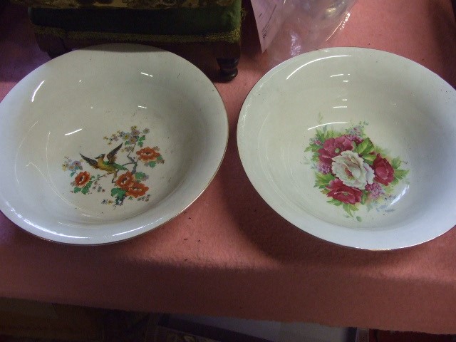 2 Myott Bowls & 2 Glass Jelly Moulds