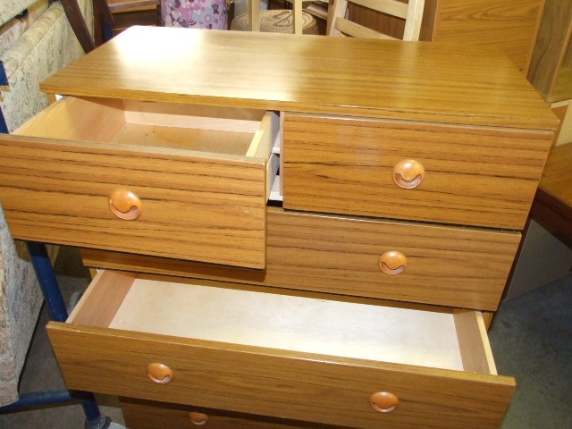 Retro 2 Short over 5 Long Chest of Drawers stamped DDR on back - Image 2 of 4