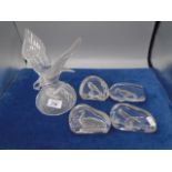4 in the style of Wedgwood bird paperweights plus a glass eagle