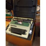 Silver Reed 2600 Electric Type writer