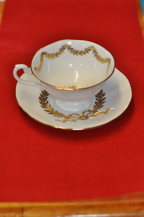 Buckingham Palace Fine bone china tea cup and saucer, in original box