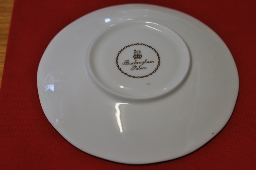 Buckingham Palace Fine bone china tea cup and saucer, in original box - Image 2 of 3