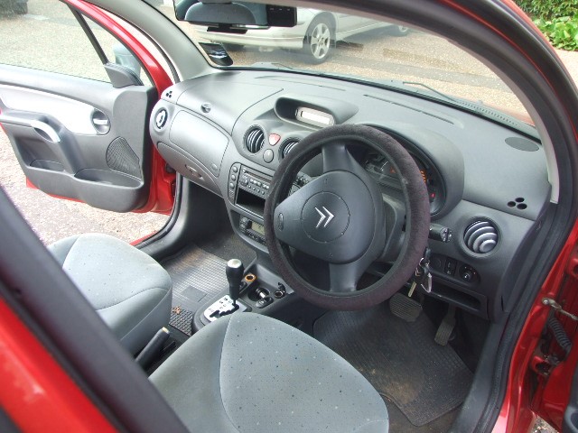 2003 Citroen C3 SX AUTO 5 dr Hatchback - Image 8 of 9