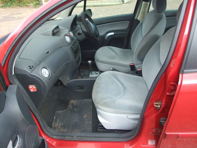 2003 Citroen C3 SX AUTO 5 dr Hatchback - Image 6 of 9