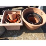 Qty Plastic Plant Pots