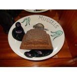 Mixed lot - Mussel bowl, cased cigarette box etc..