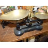 Libra Cast Iron Kitchen Scales with Brass Pans ( no weights )