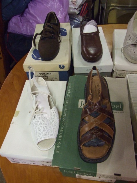 8 Pairs of assorterd footwear 6 size 10 one 10 1/2 and one 44 ( mostly new some lightly worn ) - Image 2 of 3