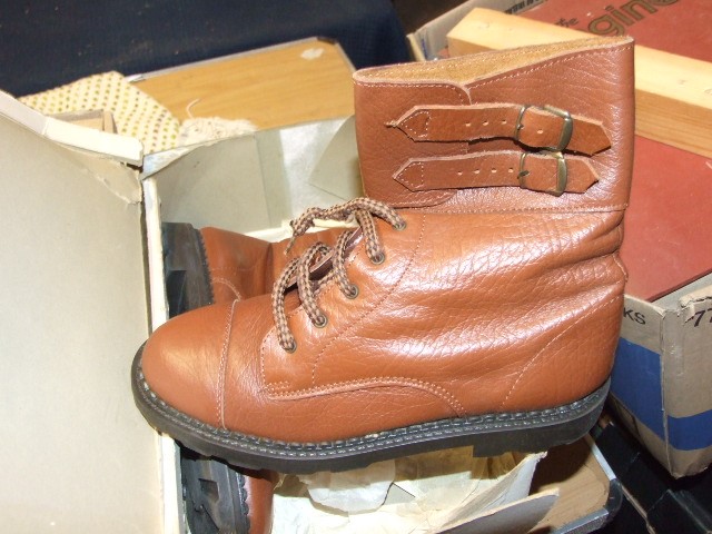 New Boxed Leather Boots Size 6 - Image 2 of 2