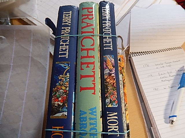 4 books Pratchett - Image 3 of 3