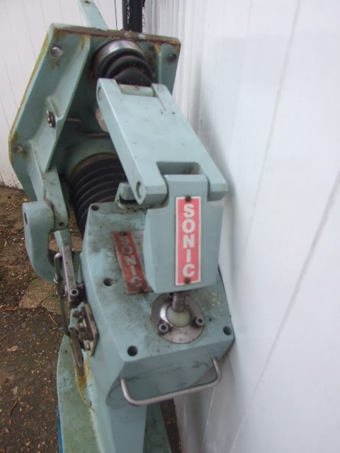 Stern Drive Sonic Drive Model no S/CAT Serial No 3305 Gear Ratio2-1 - Image 7 of 10