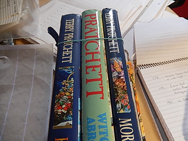 4 books Pratchett