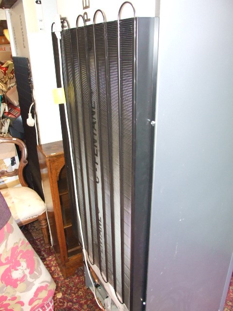 Silver Hotpoint Fridge Freezer 79 inches tall 23 wide 34 deep ( house clearance ) - Image 4 of 4