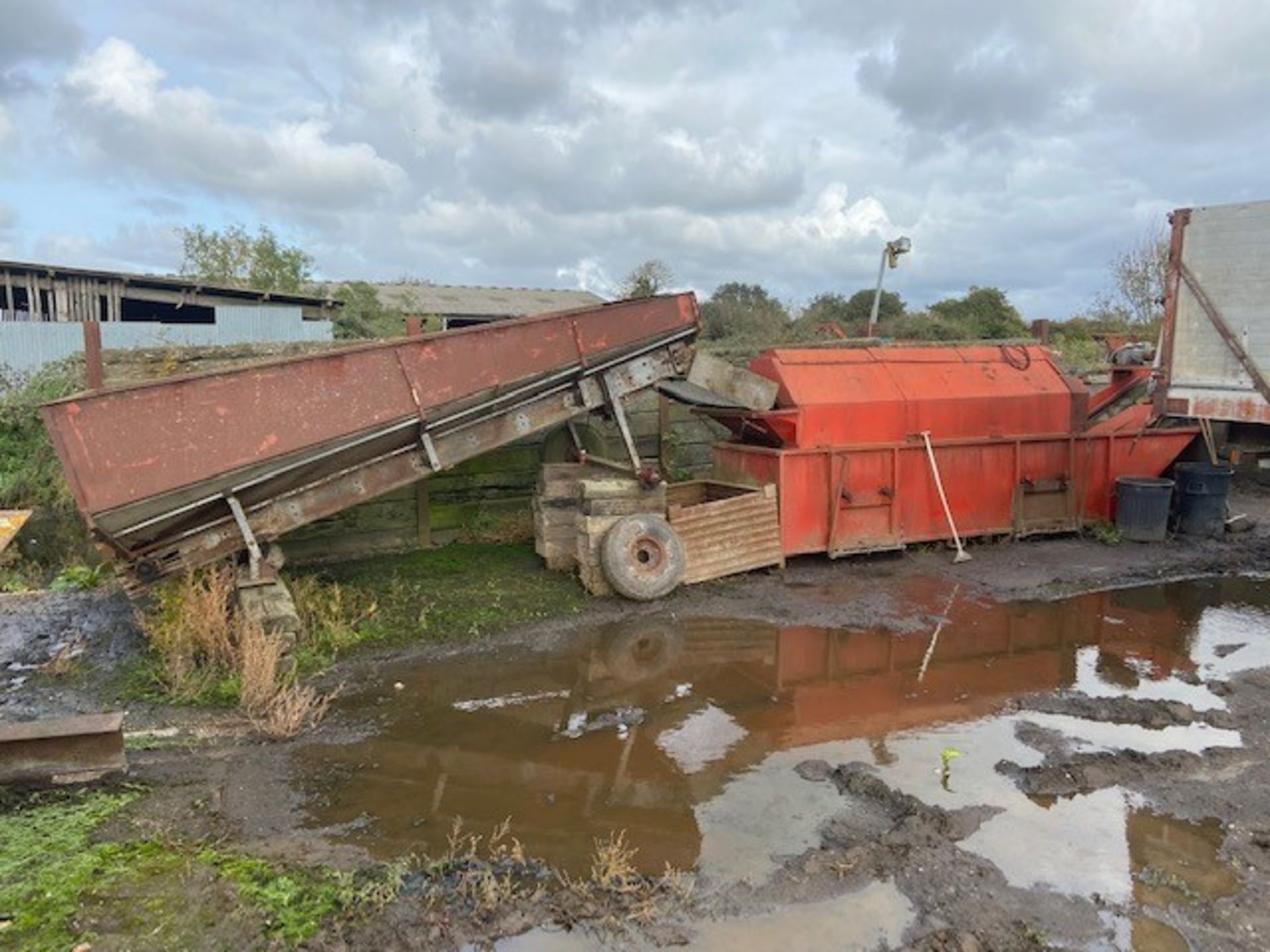 Barrel root washer with potato boat