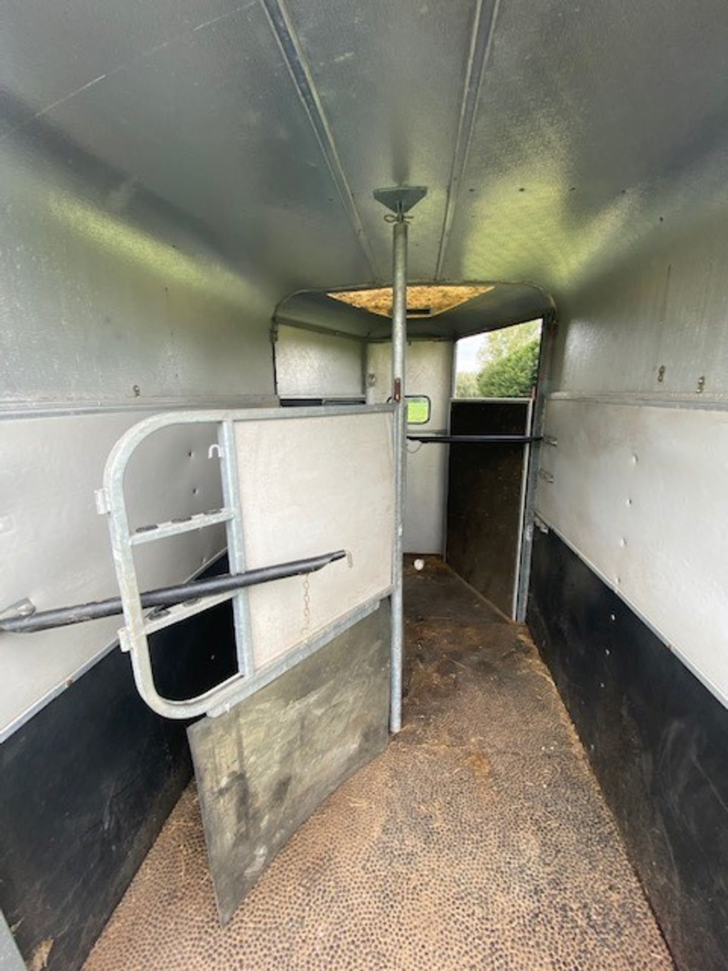 Ifor Williams twin axle horse trailer - Image 6 of 10