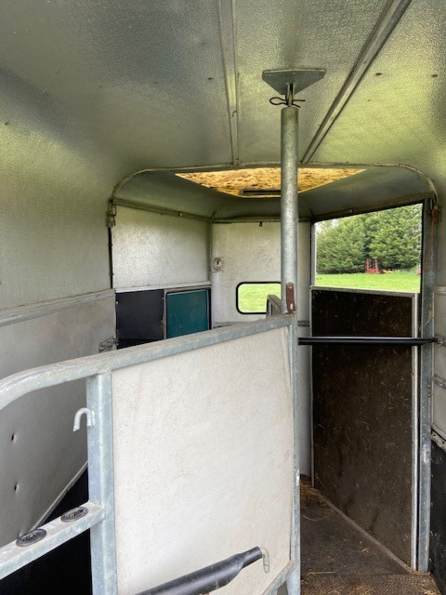 Ifor Williams twin axle horse trailer - Image 4 of 10