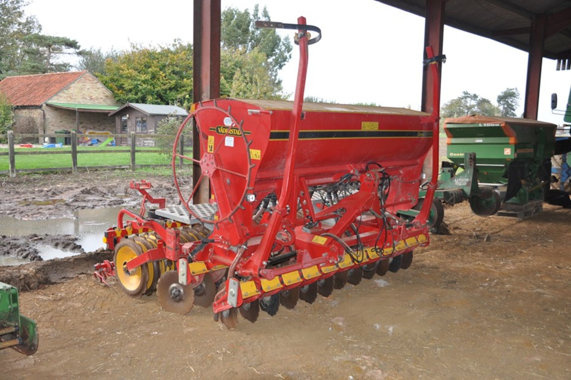 Vaderstad Carrier drill 3m (set up for maize & beans but can easily be returned to standard