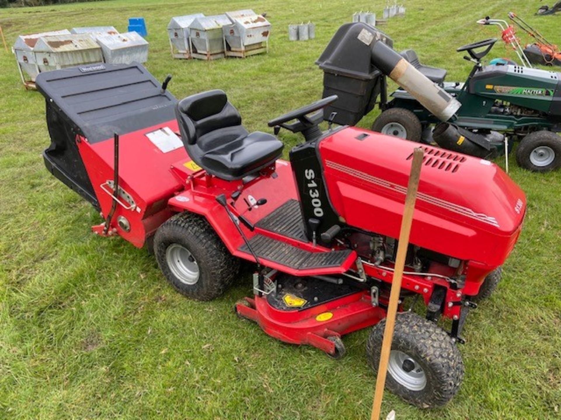 Ransome S1300 ride-on lawn mower, runs and cuts well with grass collector box