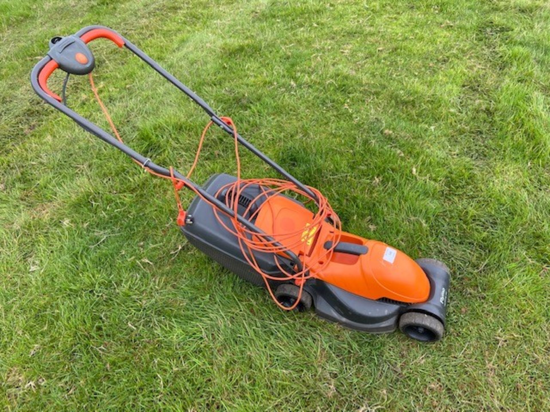 Flymo Venturer 32cm cut electric lawn mower