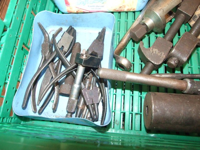 Crate of Assorted Workshop tools etc ( crate not included ) - Image 4 of 8