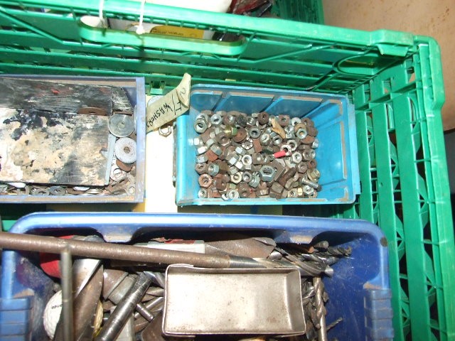 Crate of workshop odds including drill bits etc ( crate not included ) - Image 3 of 5