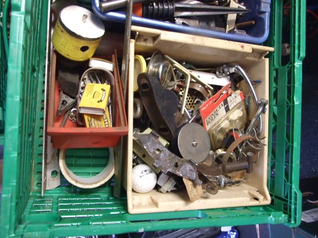 Crate of workshop odds including drill bits etc ( crate not included ) - Image 5 of 5