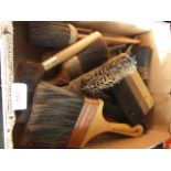 Box paint brushes