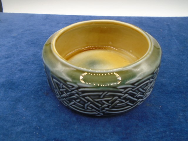 3 posies incl Hornsea and Cooper Clayton plus Celtic Wade bowl - Image 5 of 6