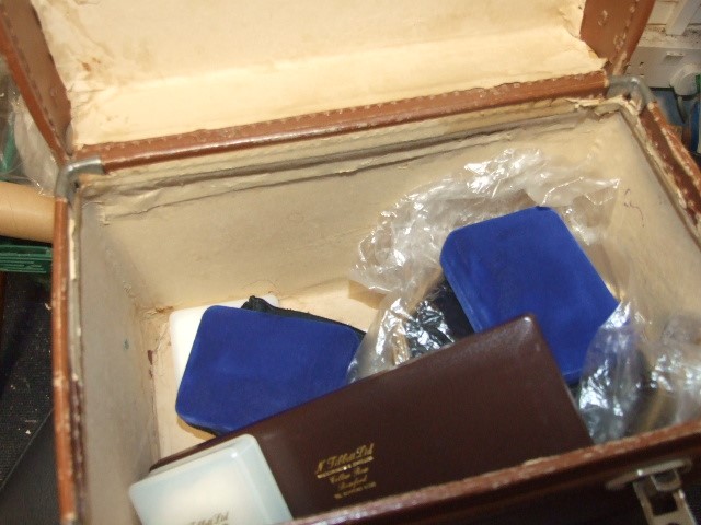 Small Case and empty jewellery boxes - Image 4 of 4