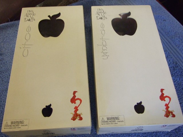 2 Little Apple Dolls Ciree & umbrae