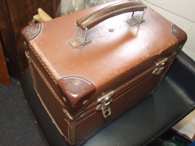 Small Case and empty jewellery boxes - Image 3 of 4