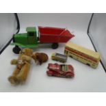 Collection of vintage toys to include Triang (wheel missing), Maisto etc a/f