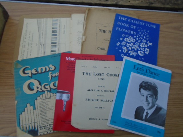 Collection of vintage sheet music and piano booklets - Image 5 of 5