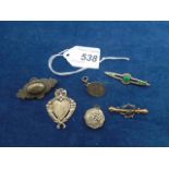 9ct gold brooch, 0.8gm, pieces of silver 19.5gm to incl lockets and brooch