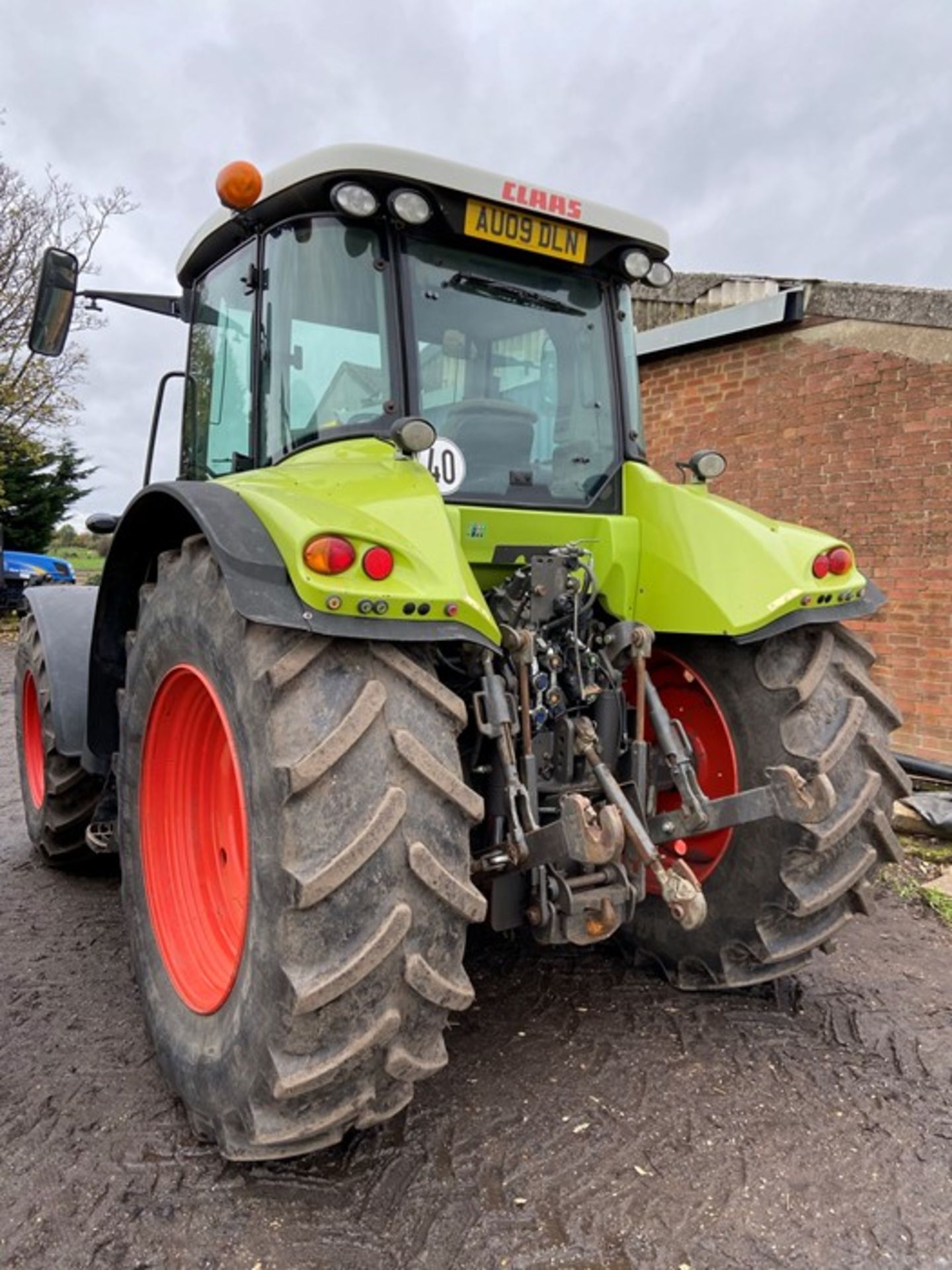 2009 Claas Arion 620 Tractor, 5571hrs, Reg Number AU09 DLN, serial number A1902356 - Image 2 of 5