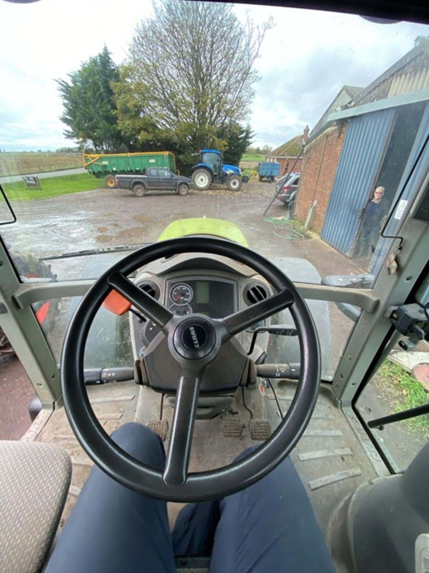 2009 Claas Arion 620 Tractor, 5571hrs, Reg Number AU09 DLN, serial number A1902356 - Image 4 of 5