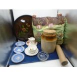 Mixed lot of china and collectables to incl Wedgwood Jasperware