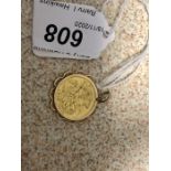 1913 imitation half sovereign in yellow metal pendant mount total weight 3.94 grams