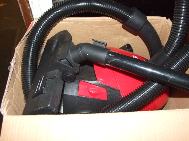 Wellco Compact Vacuum Cleaner ( house clearance )