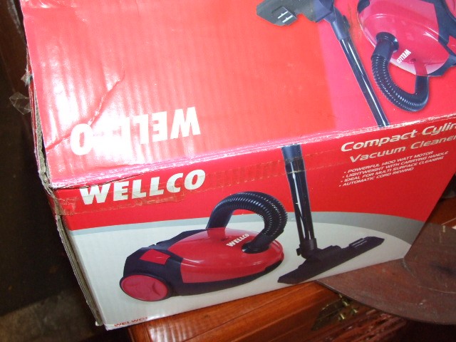 Wellco Compact Vacuum Cleaner ( house clearance ) - Image 2 of 2