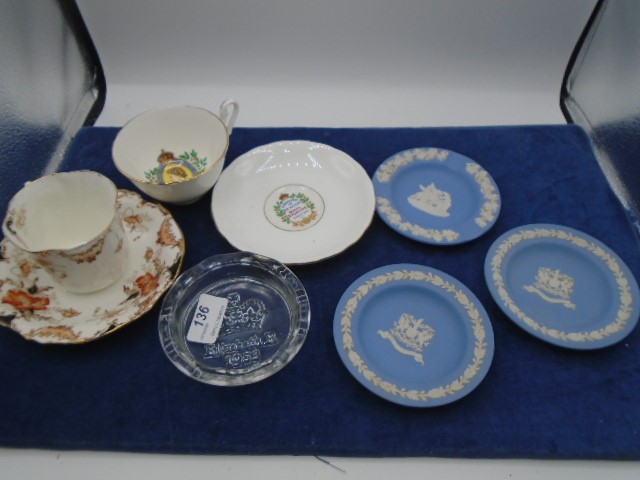 Sundry china to incl Wedgwood Jasperware and ERII coronation memorabilia