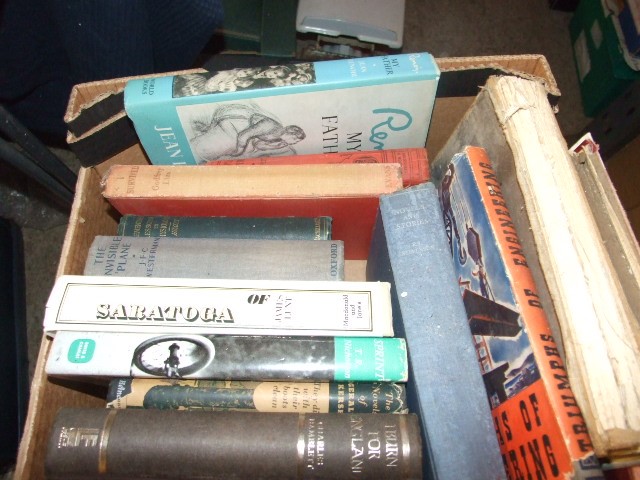 Box of Books ( house Clearance ) - Image 4 of 5