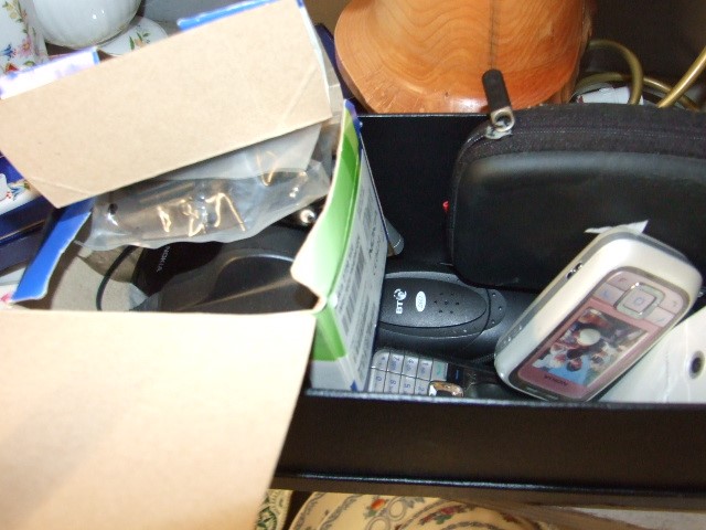 Box Mobile Phones ( some shop display dummy ones ) - Image 4 of 4