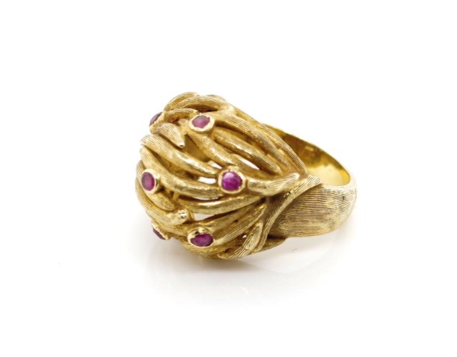 Ruby and 18ct yellow gold ring - Image 4 of 5