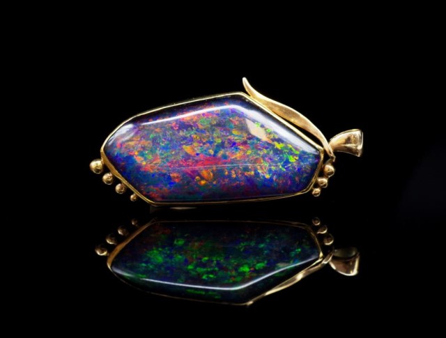 Opal triplet and 9ct yellow gold pendant