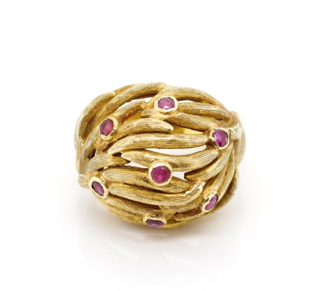 Ruby and 18ct yellow gold ring - Image 2 of 5