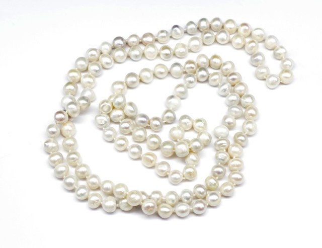 Rope length pearl necklace - Image 2 of 3