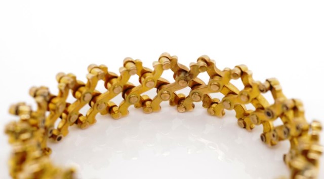 Antique rose gold flex bangle - Image 6 of 7
